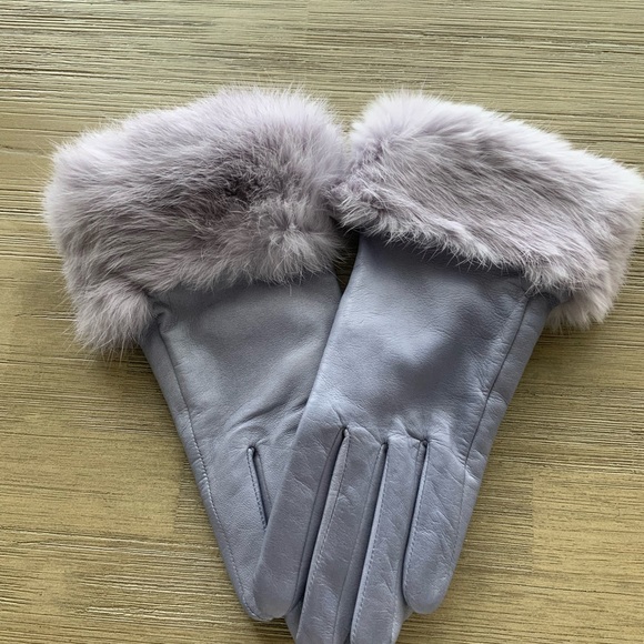 Wilsons Leather Other - Fur trim leather gloves